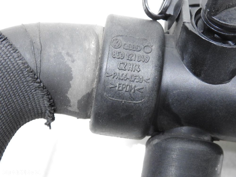 WĄŻ PRZEWÓD WODY AUDI A4 B6 1.8 T 8E0121049 - 9