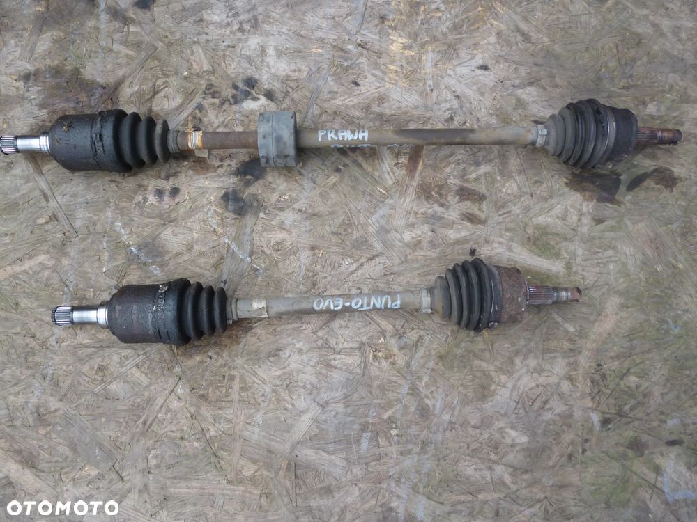 FIAT PUNTO EVO 1.4 8V PÓŁOŚ LEWA LUB PRAWA