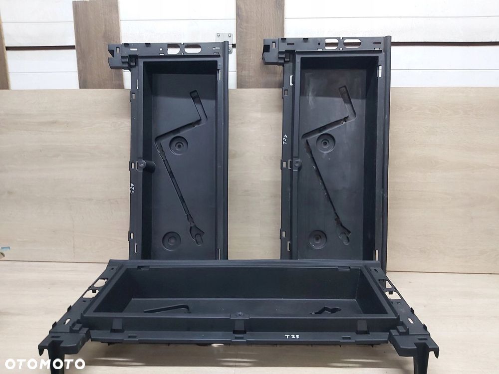 Toyota Avensis T27 LIFT korytko bagażnika półka schowek KOMBI 64991-05030 - 1