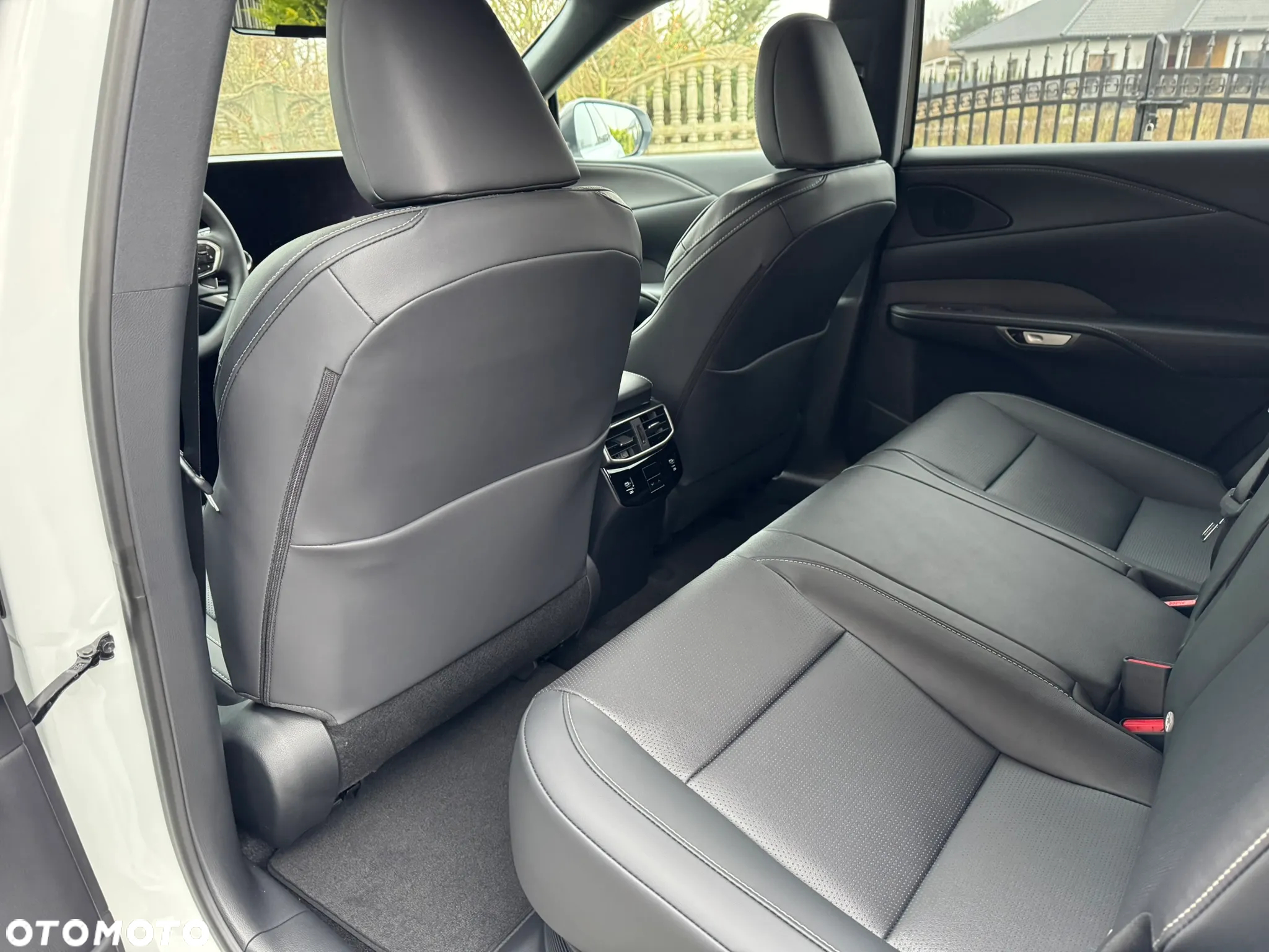 Lexus RX 350h F Sport Design - 10