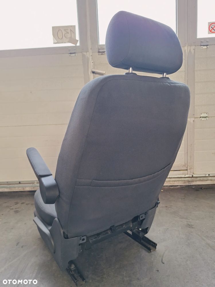 VW T6 T5 fotel kierowcy z podstawą podłokietnik - 7
