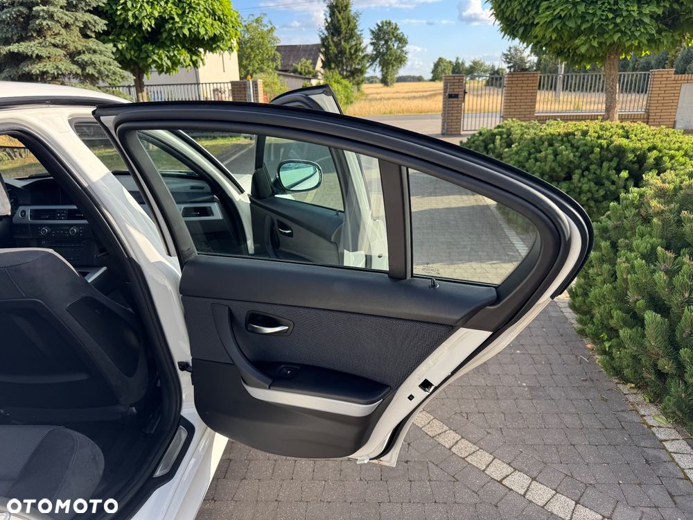 BMW Seria 3 320d M Sport EU6 - 26