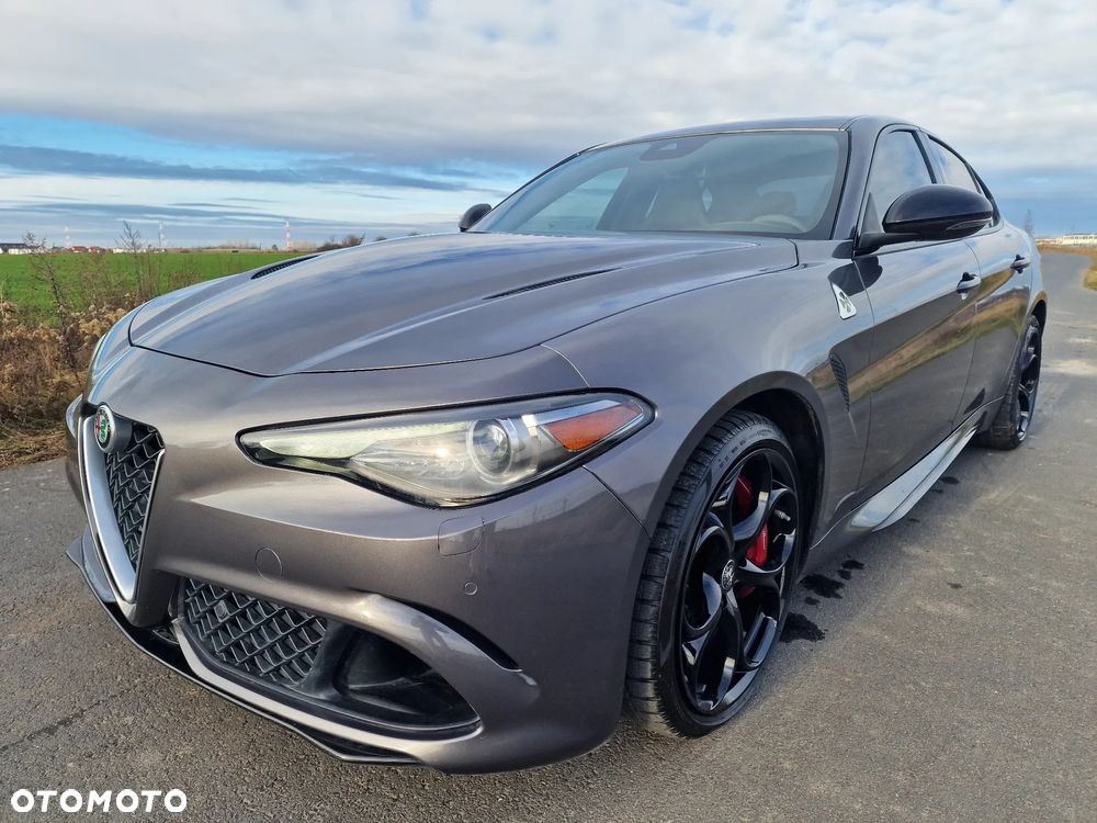 Alfa Romeo Giulia 2.9 V6 Bi-Turbo AT8 Quadrifoglio - 17