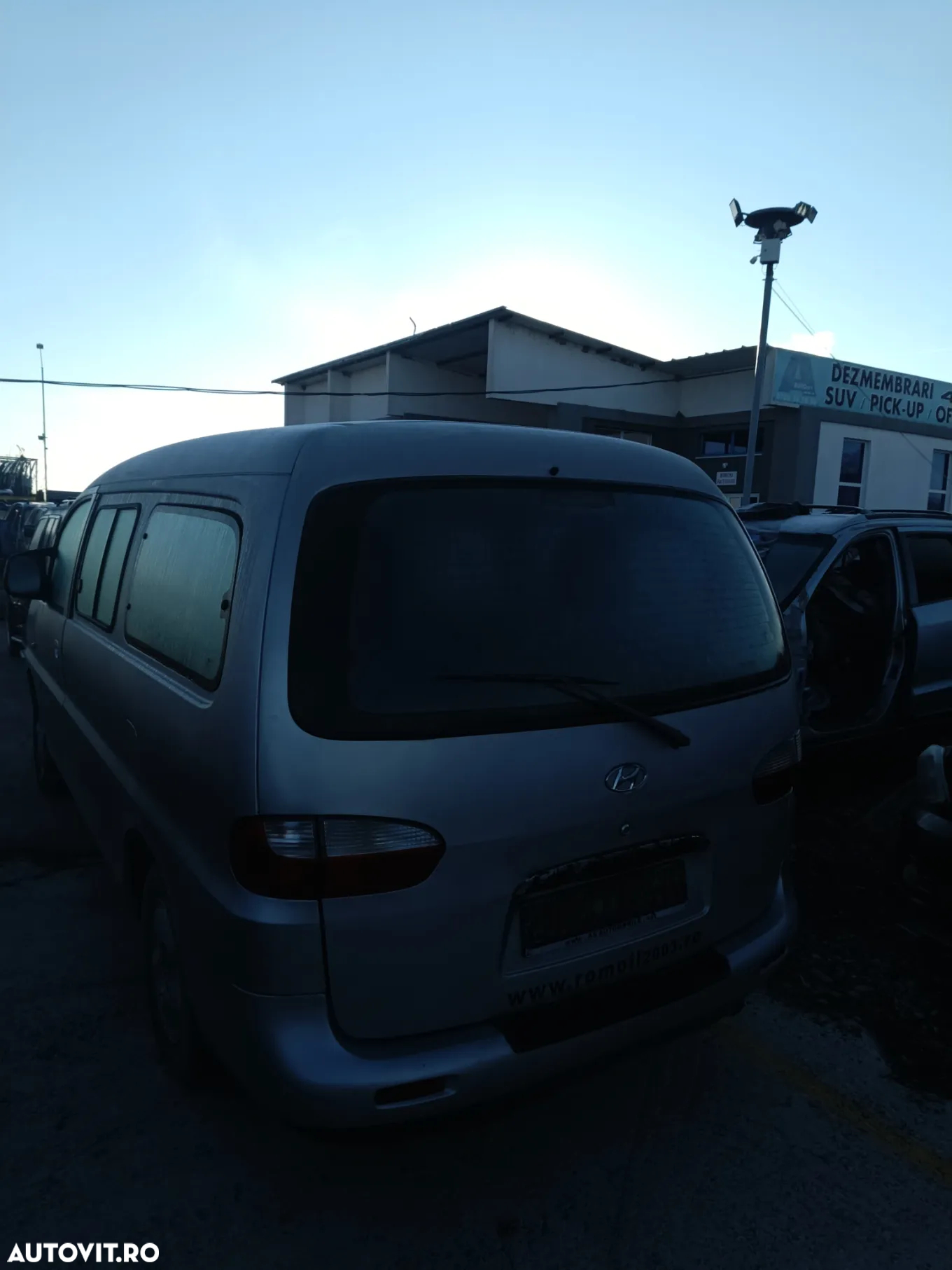 Dezmembrez Hyundai H1 2004 2.5 td - 3