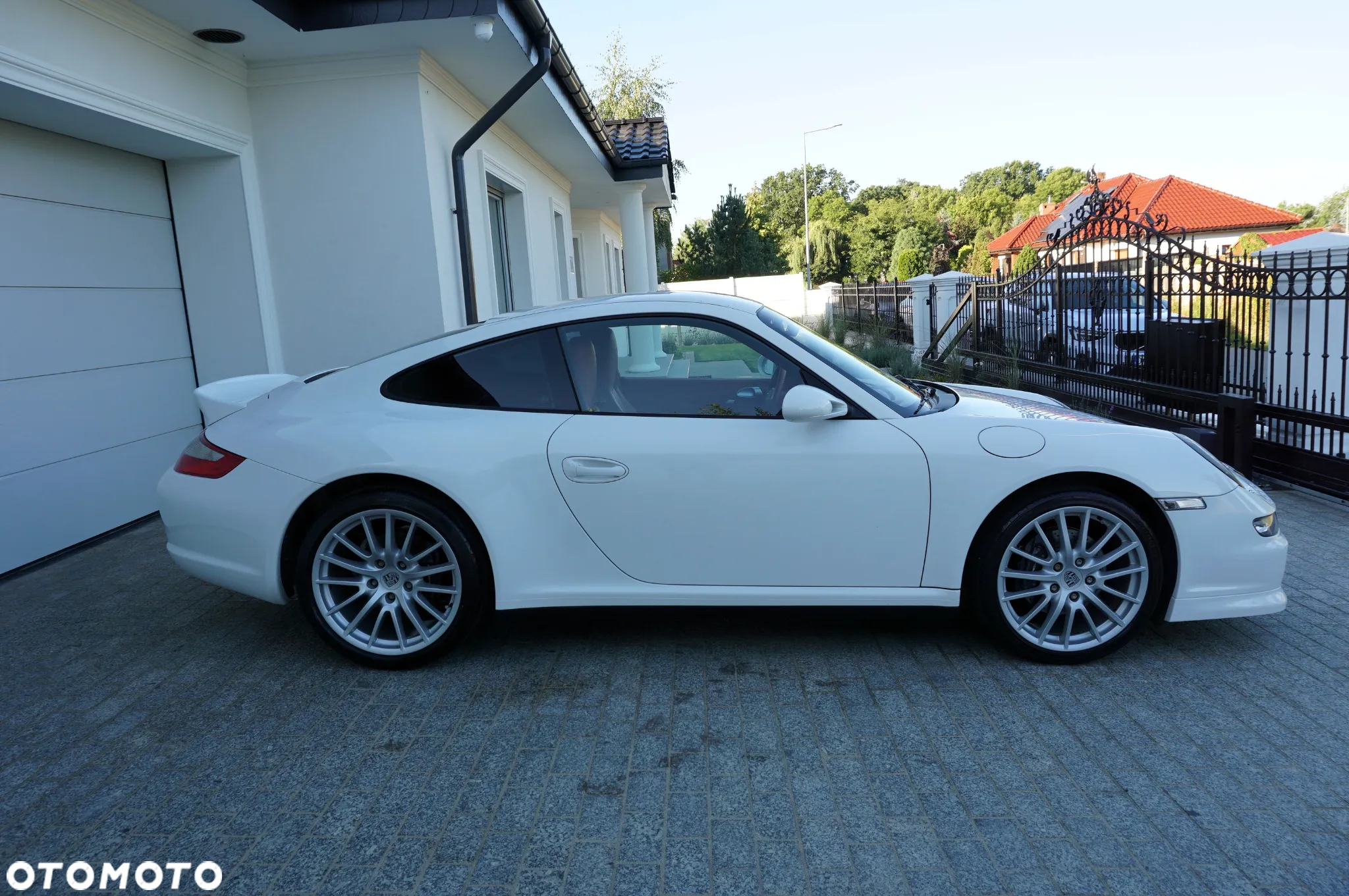 Porsche 911 Carrera 4 Tiptronic S - 11