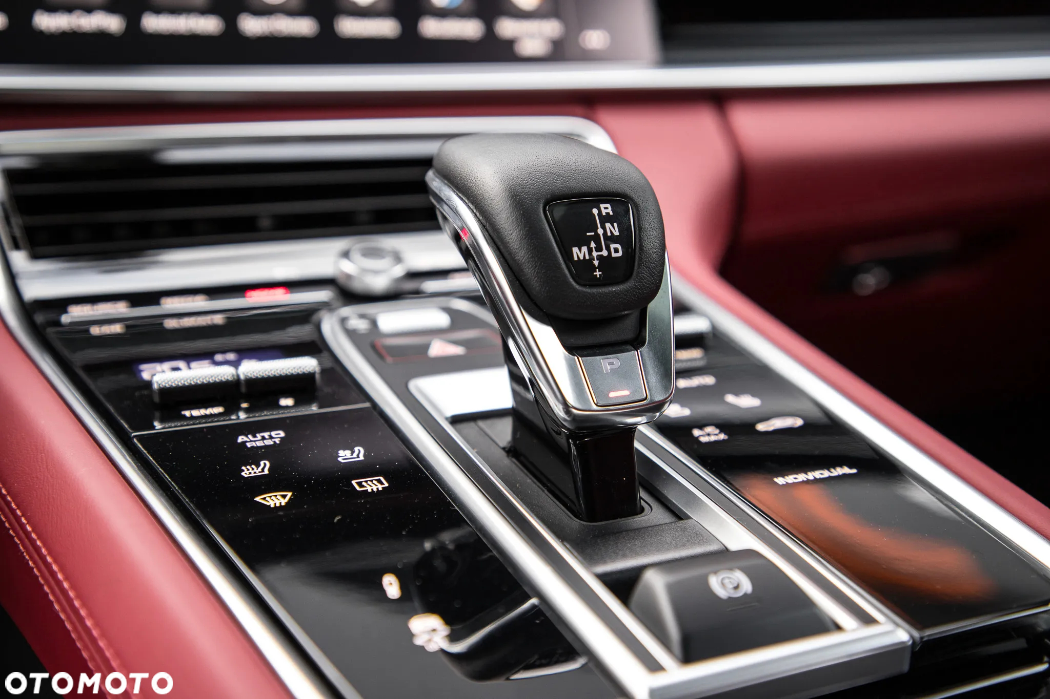 Porsche Panamera 4S Executive - 27