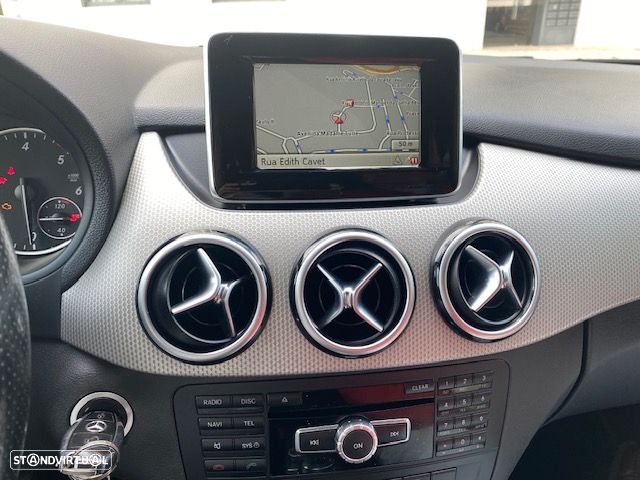 Mercedes-Benz B 180 d AMG Line - 9