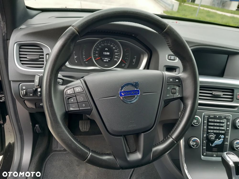Volvo V60 D4 Linje Svart - 17
