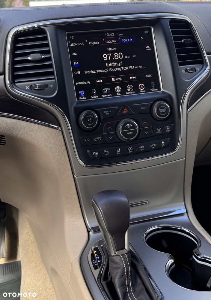 Jeep Grand Cherokee - 22