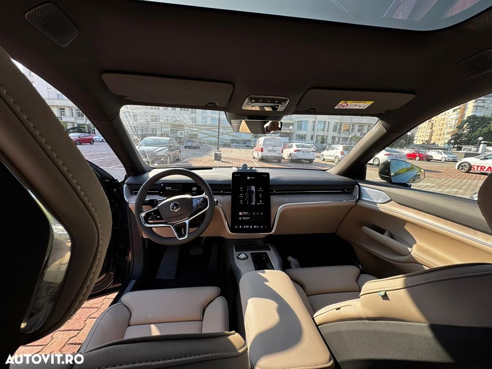 Volvo EX90 - 2