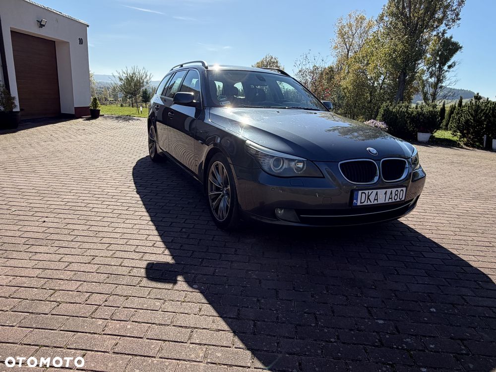 BMW 5 Series 2009 photo 2