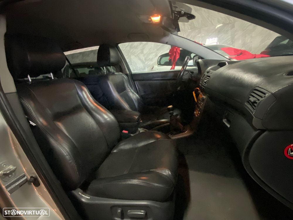 Toyota Avensis SW 2.2 D-4D - 8