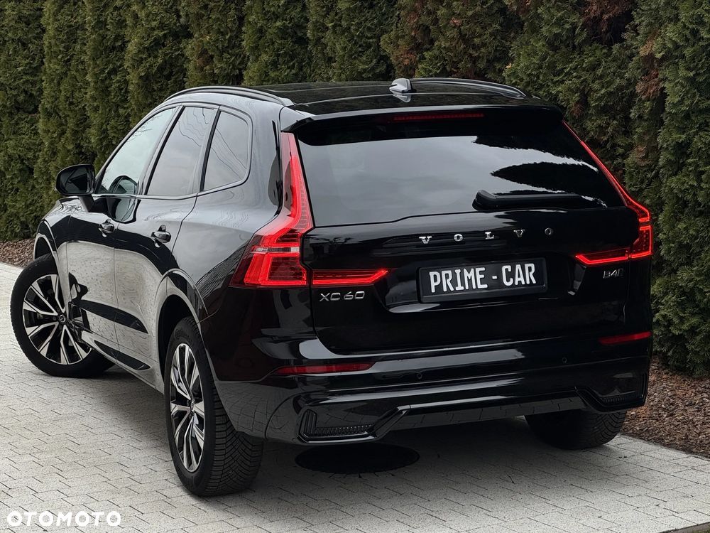 Volvo XC 60 B4 D AWD Plus Dark - 8