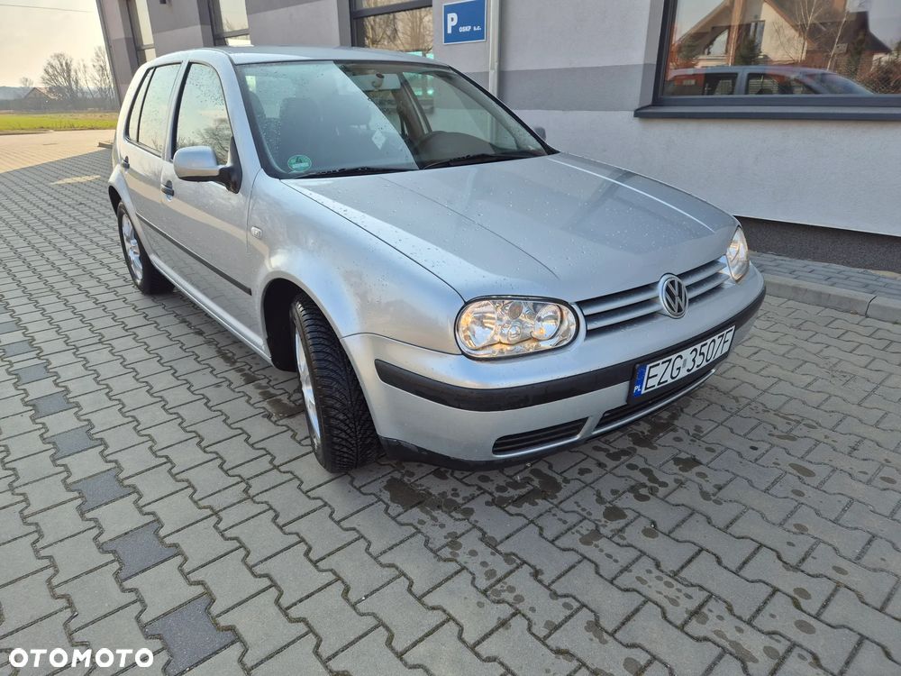 Volkswagen Golf 1.6 Basis - 3