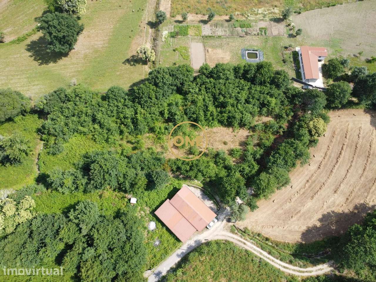 Moradia T4 com 3.600 m2 de terreno em Valbom São Pedro, Vila Verde - Grande imagem: 5/29