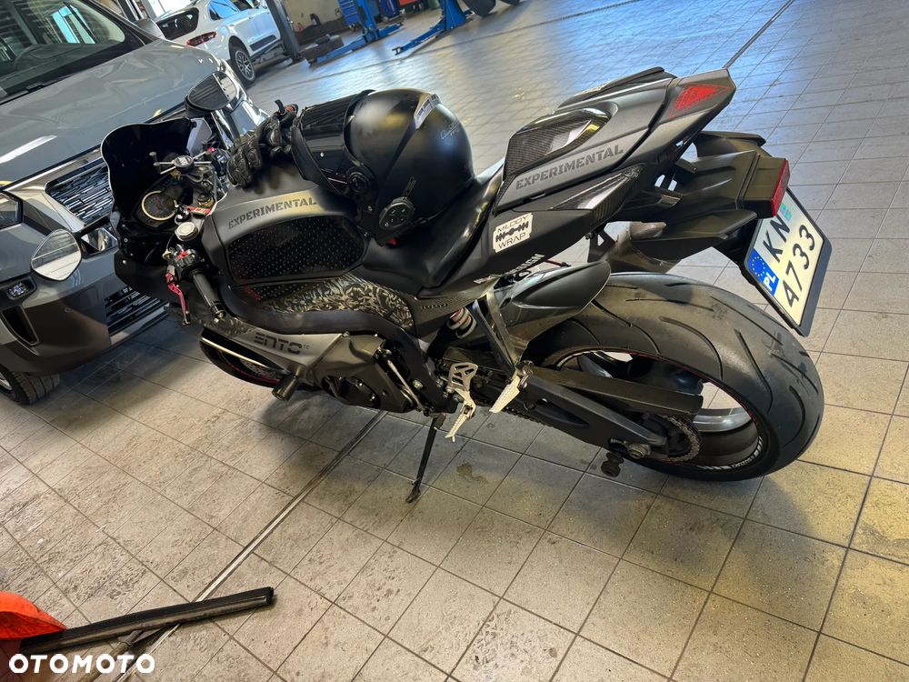 Suzuki GSX-R - 3