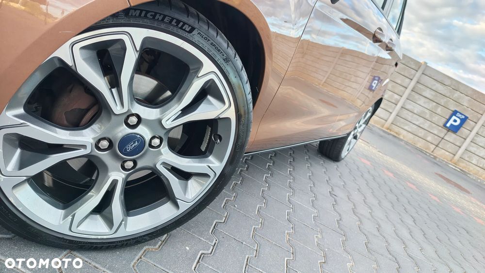 Ford B-MAX - 12