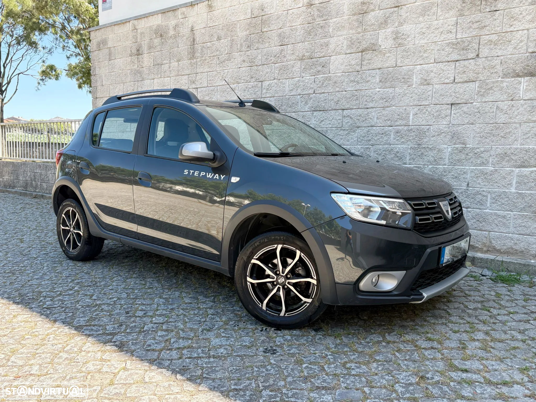 Dacia Sandero 0.9 TCe SL Stepway of Life - 4