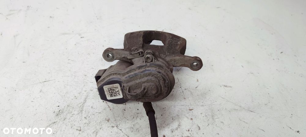 ZACISK HAMULCOWY LEWY AUDI A4 B9 A5 8W0615405AA - 2