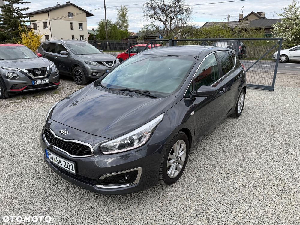 Kia Ceed 1.6 CRDi 136 ISG Dream-Team Edition - 1