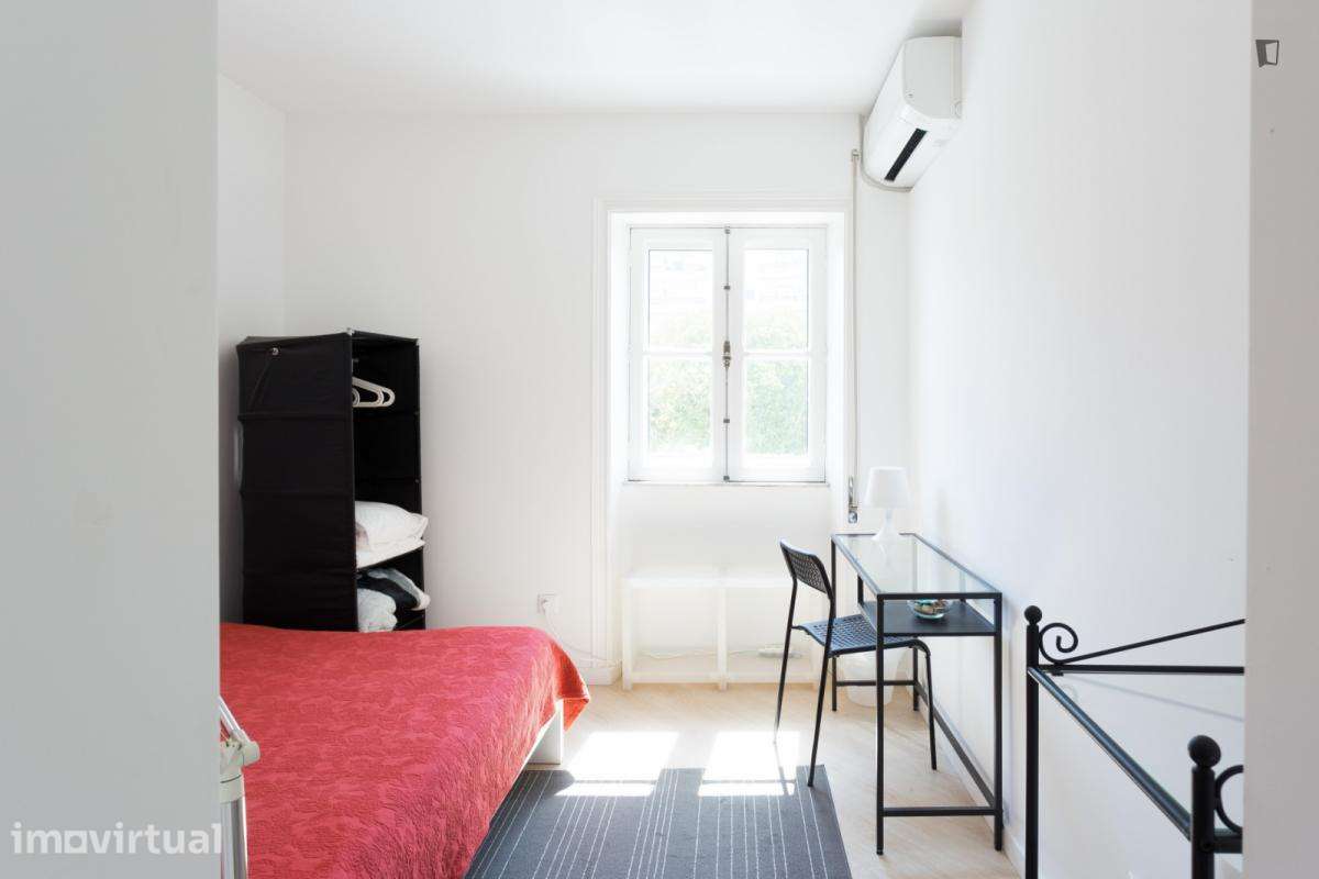 Quarto - localizado em Rio Tinto Porto - Grande imagem: 2/52