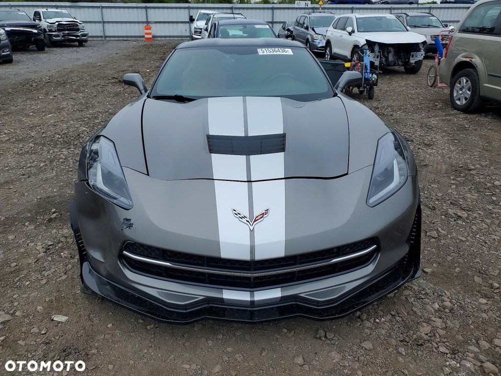 Chevrolet Corvette - 2