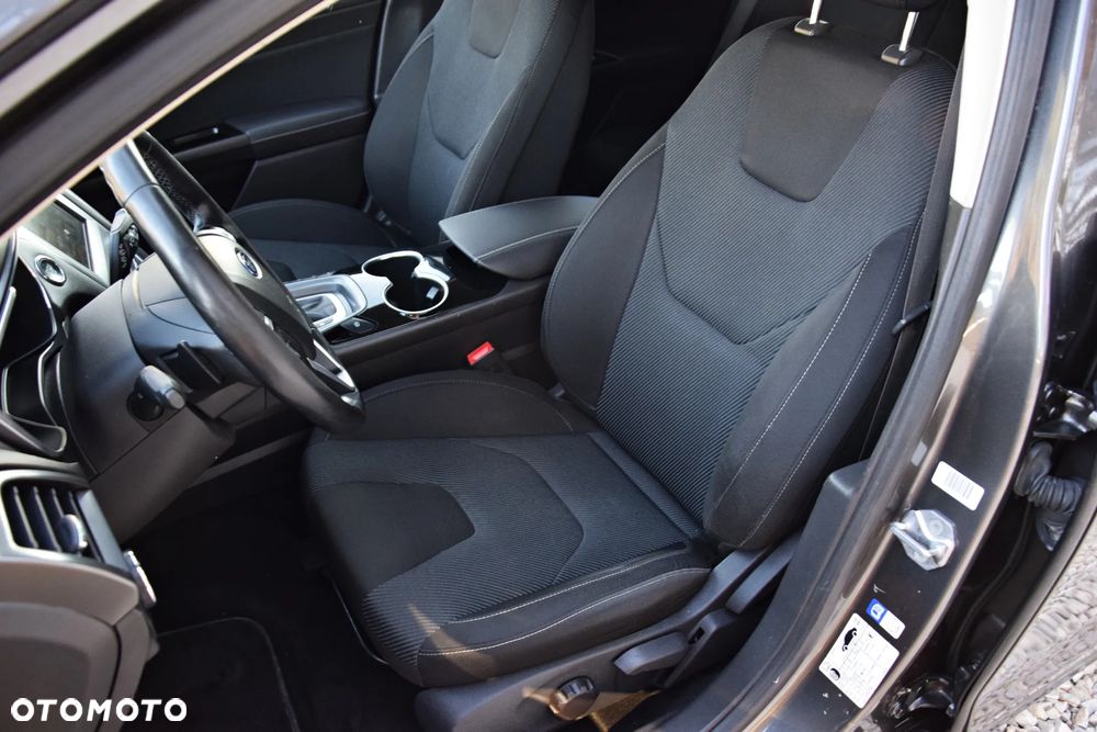 Ford Mondeo - 32