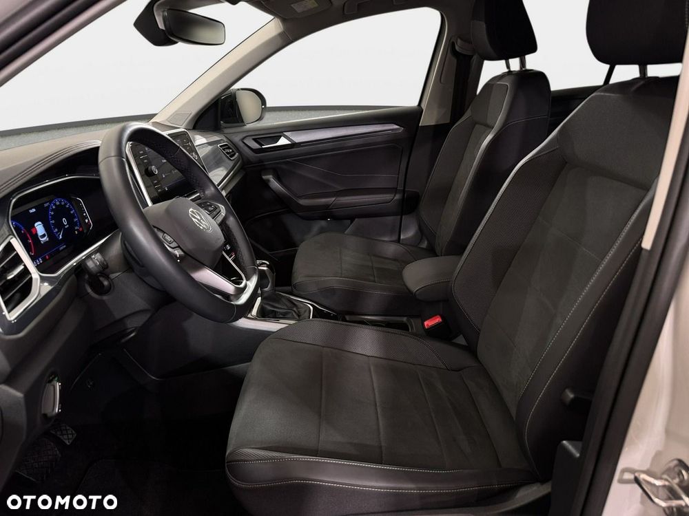 Volkswagen T-Roc - 13