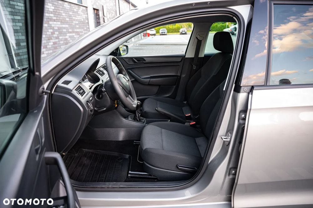 Skoda RAPID 1.2 TSI Active - 10