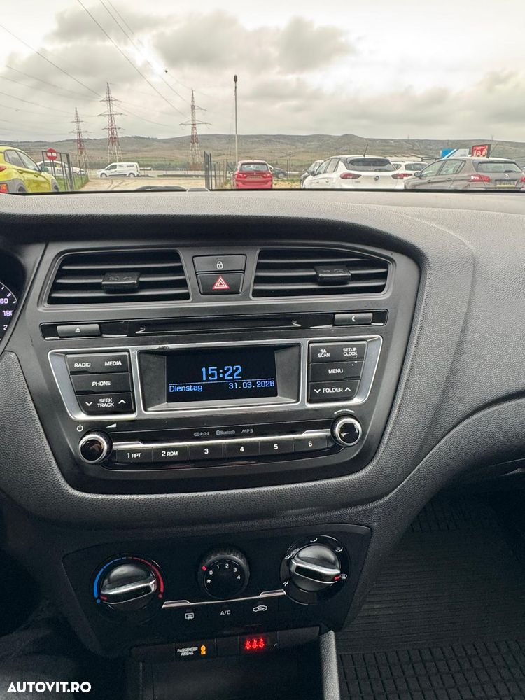 Hyundai i20 1.1 CRDi Comfort+ - 9