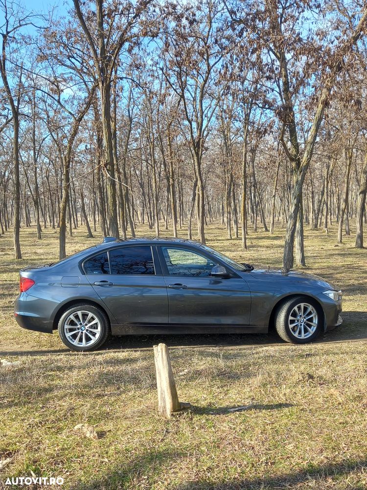 BMW Seria 3 320d xDrive DPF - 29