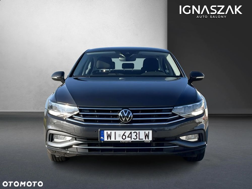 Volkswagen Passat - 8