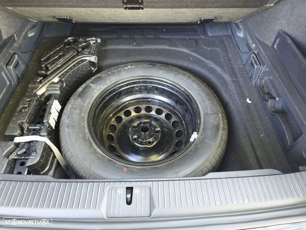 VW Passat Variant 1.6 TDI Confortline - 16