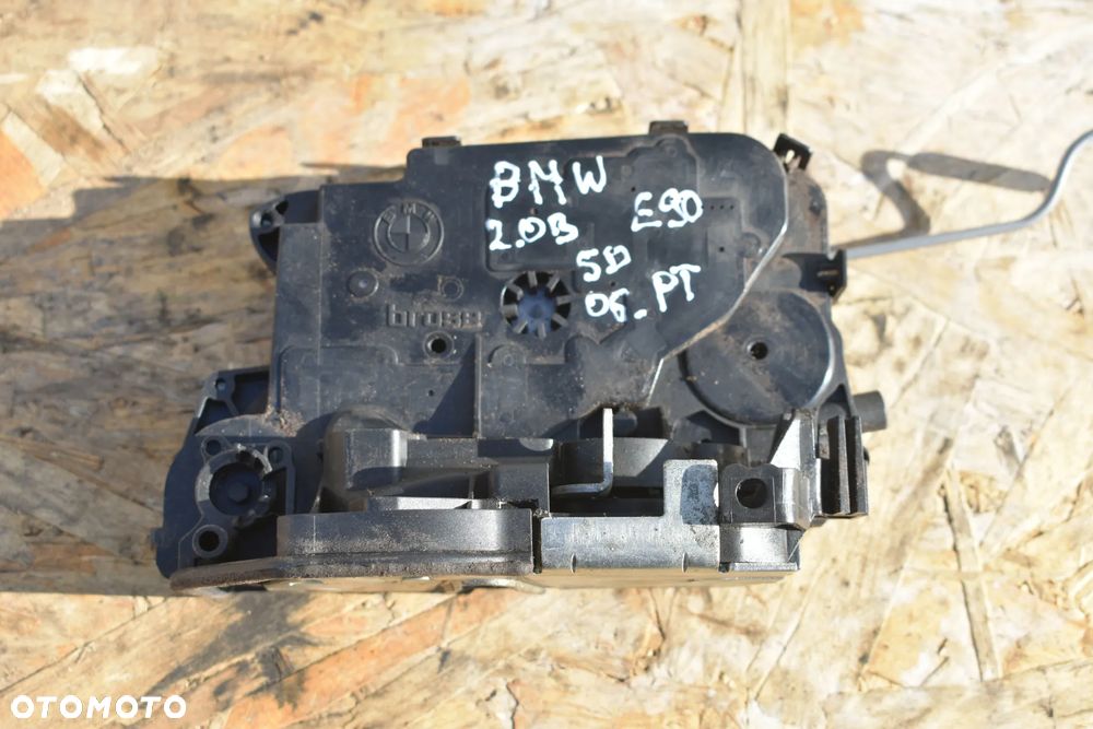 ZAMEK DRZWI PRAWY TYŁ BMW E90 SEDAN 7060296 - 1
