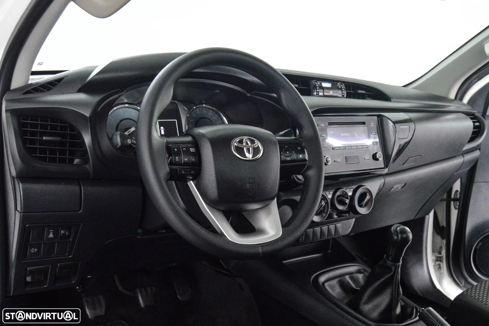 Toyota Hilux 2.4 D-4D 4X2 Cabine Simples 2L - 5