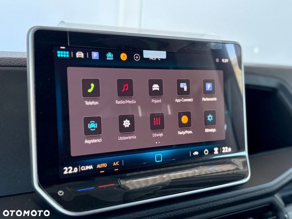 Volkswagen Crafter 35 Furgon z wysokim dachem silnik: 2,0 l EU6 SCR 177 KM / skrzynia biegów: Przedni napęd manualna 6-biegowa rozstaw osi: 4490 mm - 32