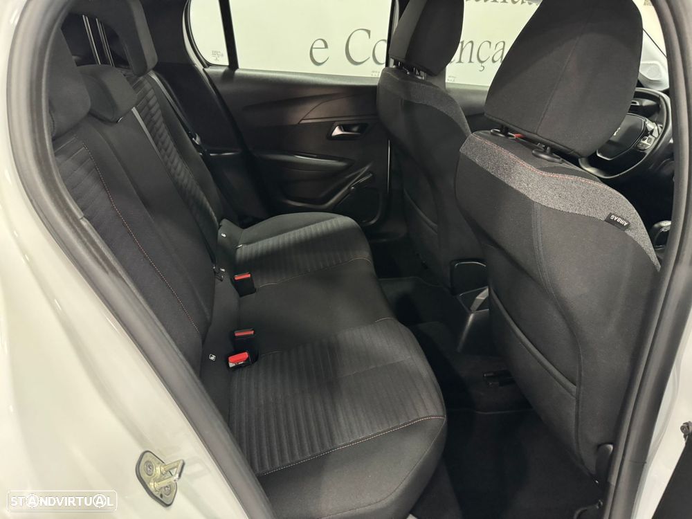 Peugeot 208 1.2 PureTech Active Pack - 42