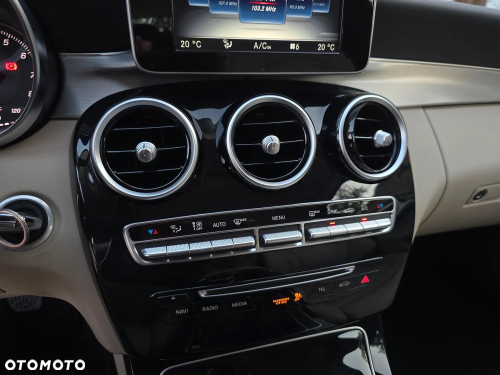 Mercedes-Benz Klasa C 180 Exclusive - 17