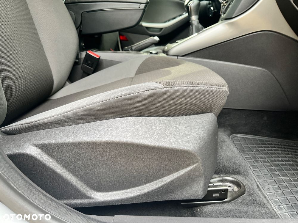 Ford Focus 1.6 Trend - 28