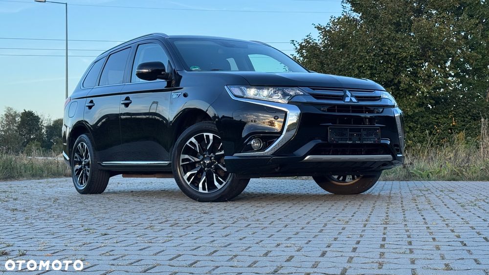 Mitsubishi Outlander 2.0 4WD Top - 4