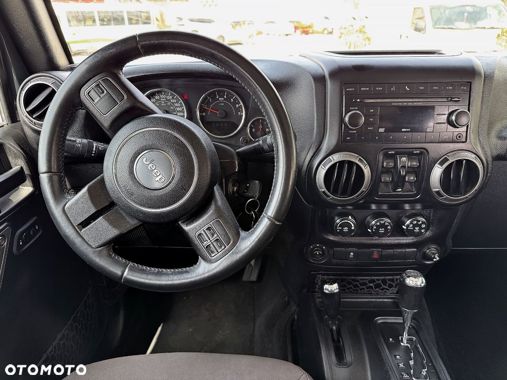 Jeep Wrangler Unlimited Hard-Top 3.6 Automatik X - 32