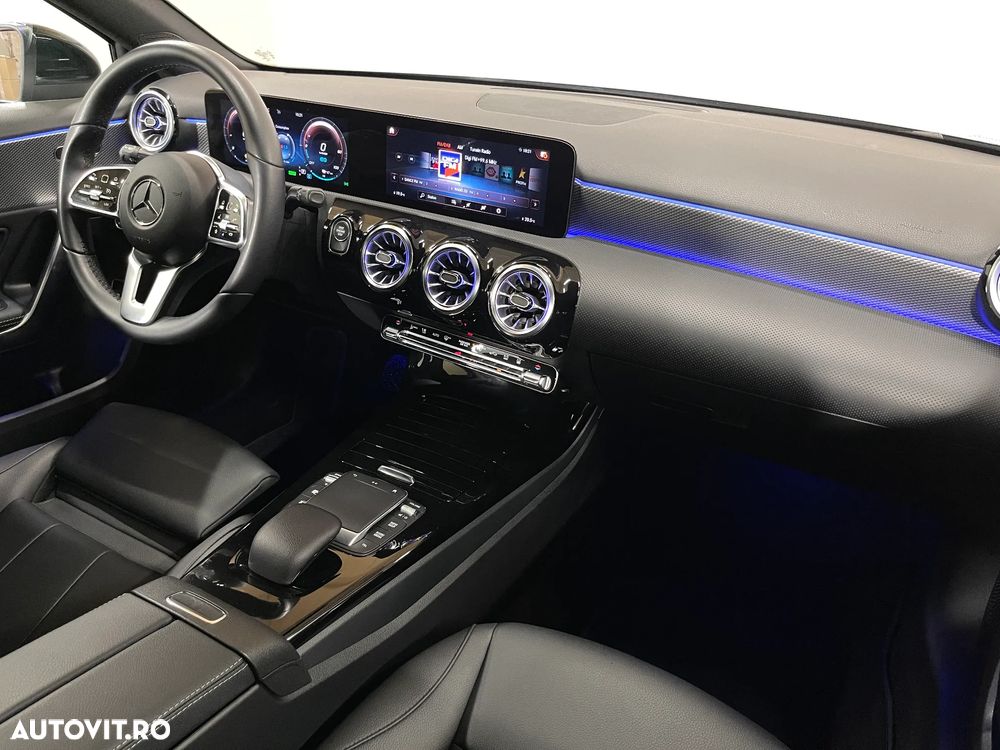 Mercedes-Benz A 250 e Sedan Aut. - 10