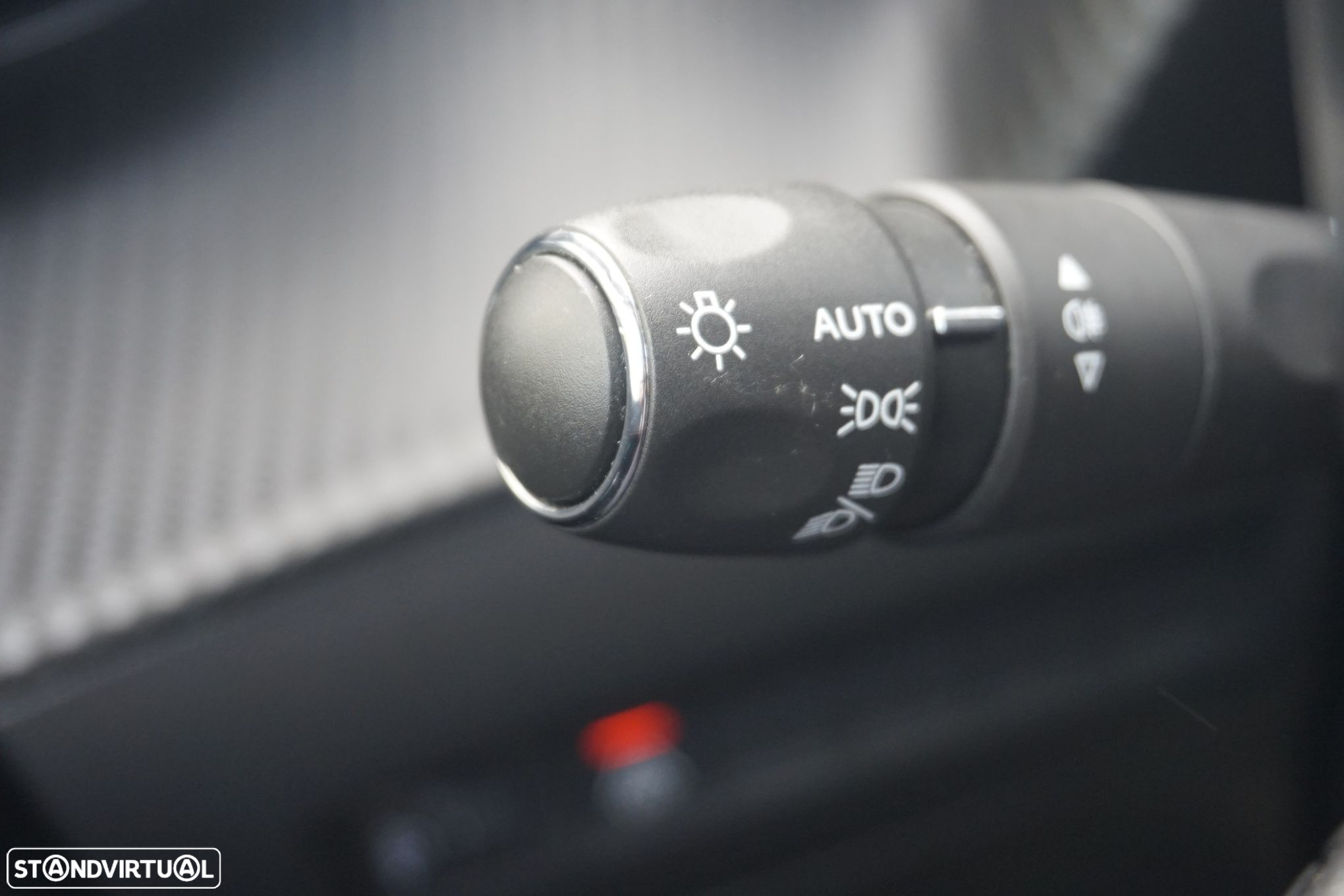 Peugeot 208 1.2 PureTech Allure - 19