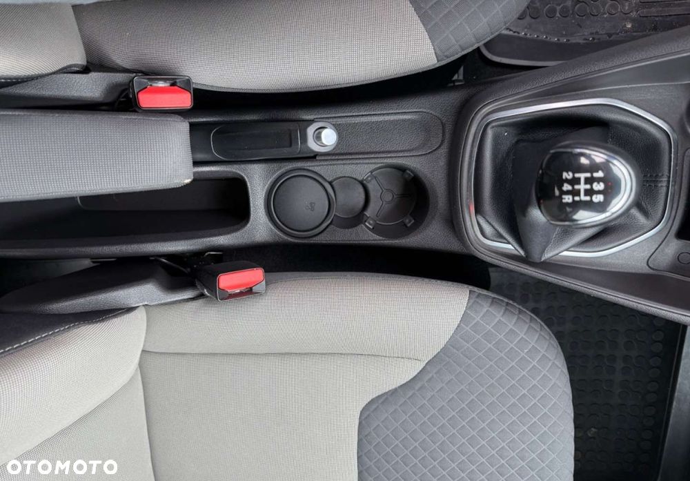 Ford Tourneo Courier - 19