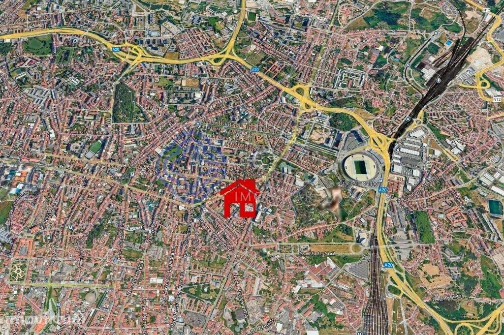 Prédio com apartamento T3 duplex e comércio convertivel em Moradia no - Grande imagem: 2/18
