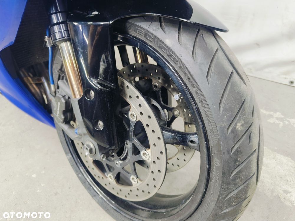 Suzuki GSX-R - 4