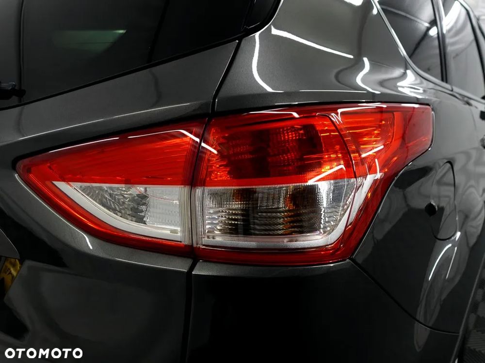 Ford Kuga 2.0 TDCi FWD Titanium - 27