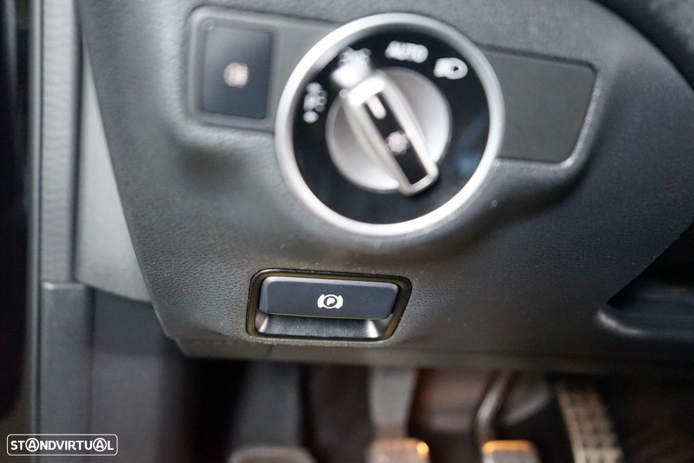 Mercedes-Benz A 180 d AMG Line - 24