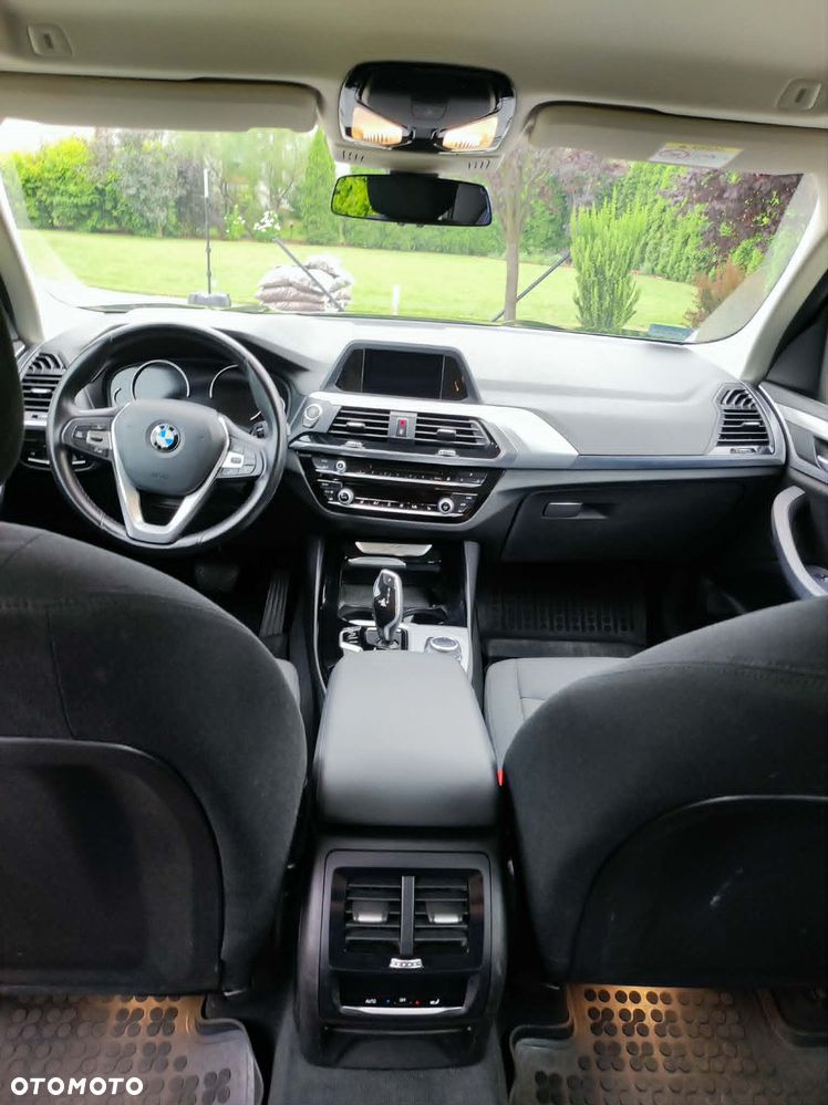 BMW X3 xDrive20d - 16