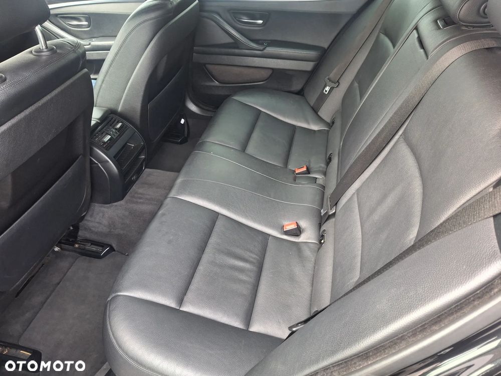 BMW Seria 5 518d Luxury Line - 16